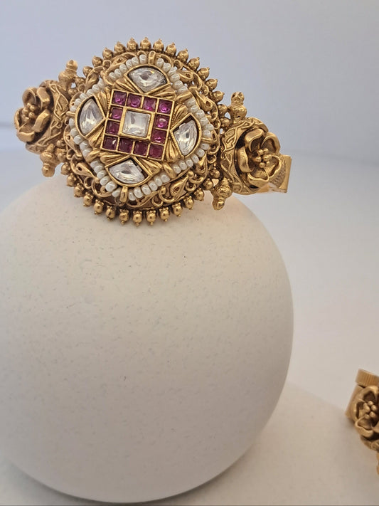 antique kada