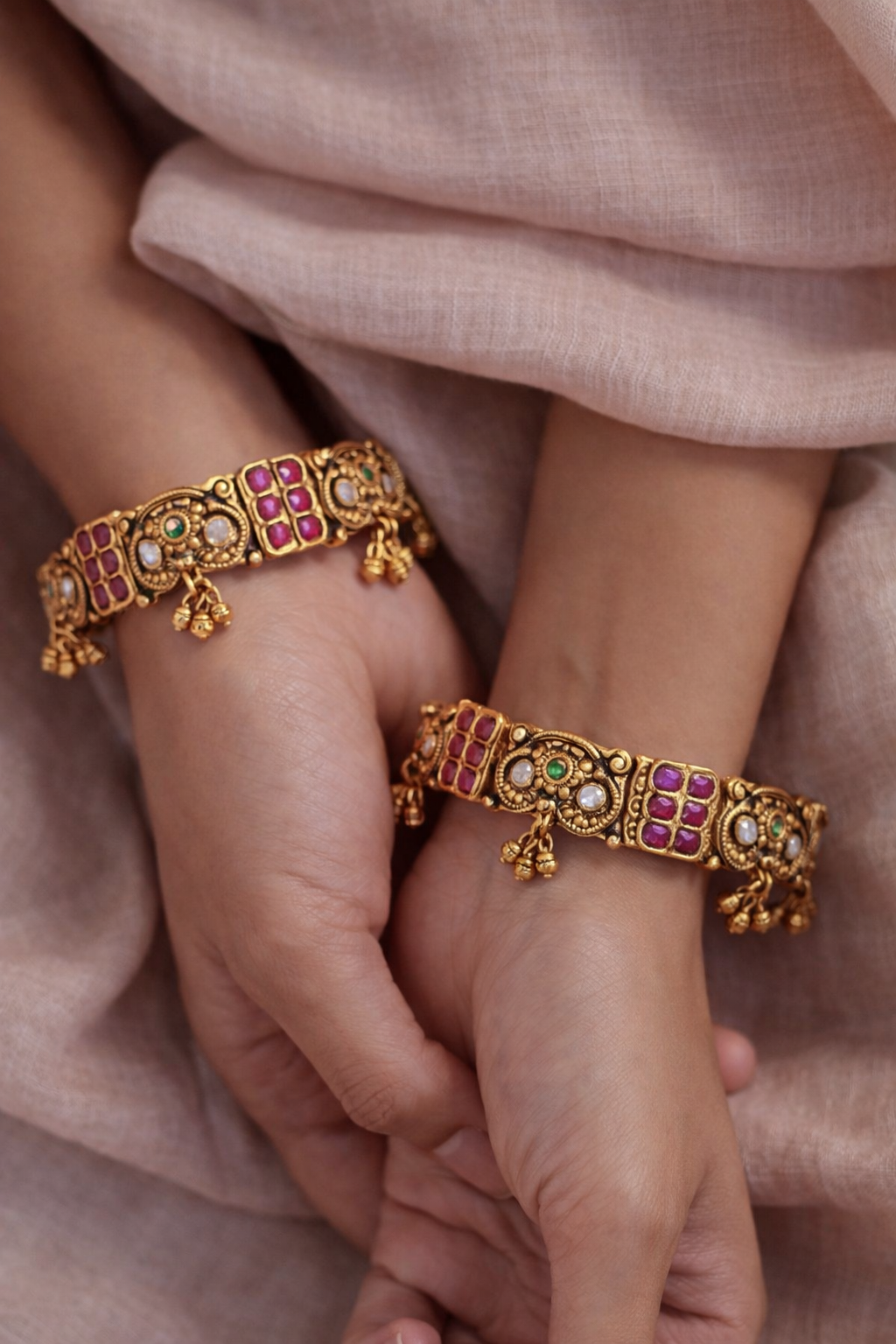 Royal Kundan Ghungroo Bangle