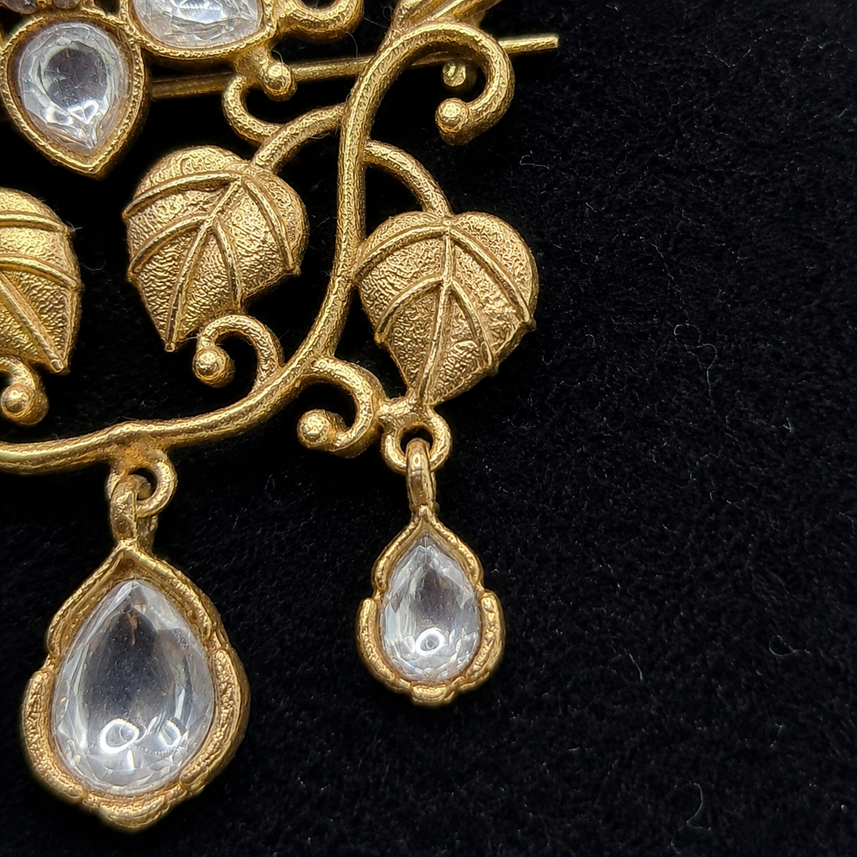 Gulnaar Kundan Brooch