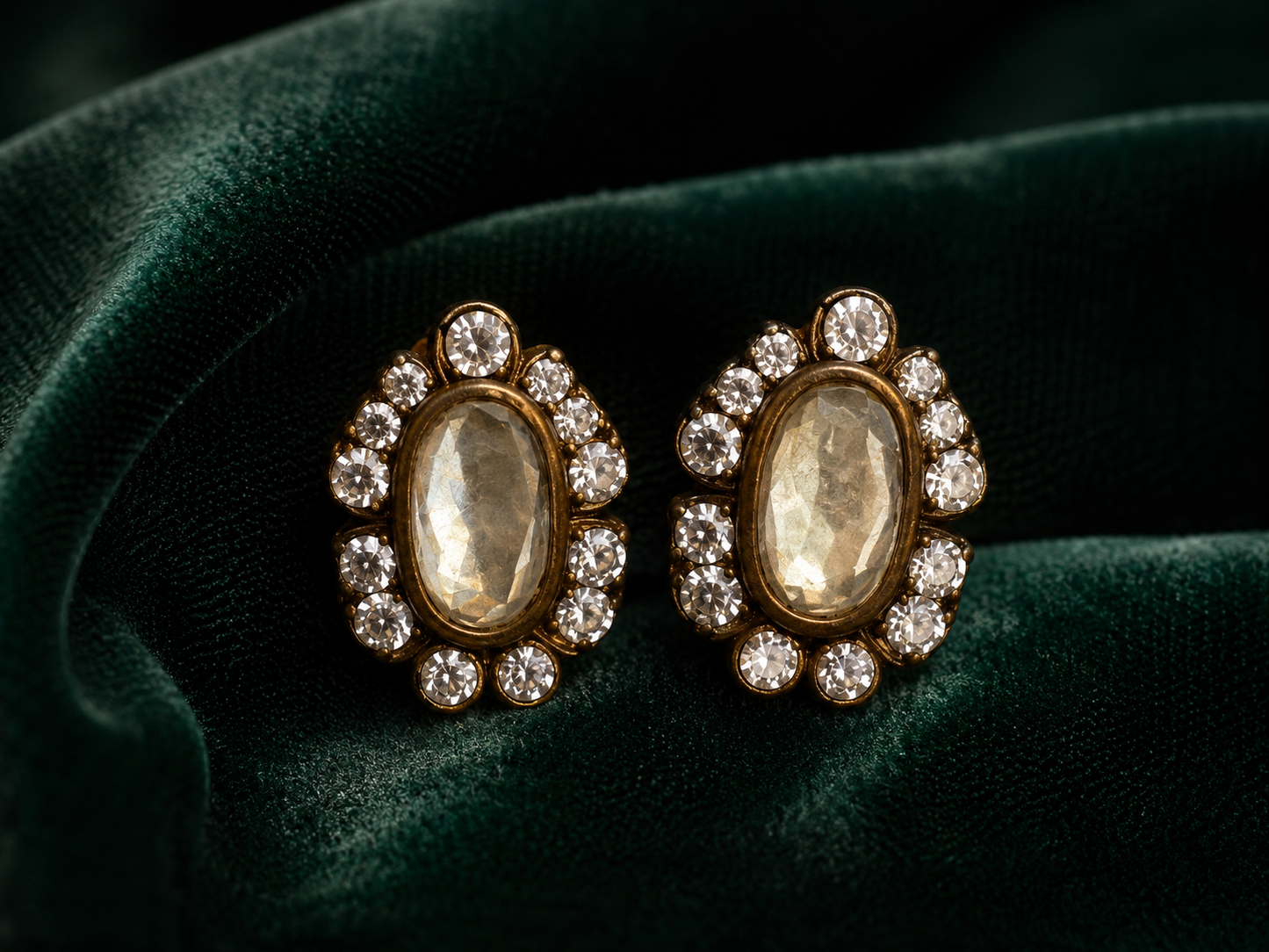 Elara | Vintage Crystal Statement Stud