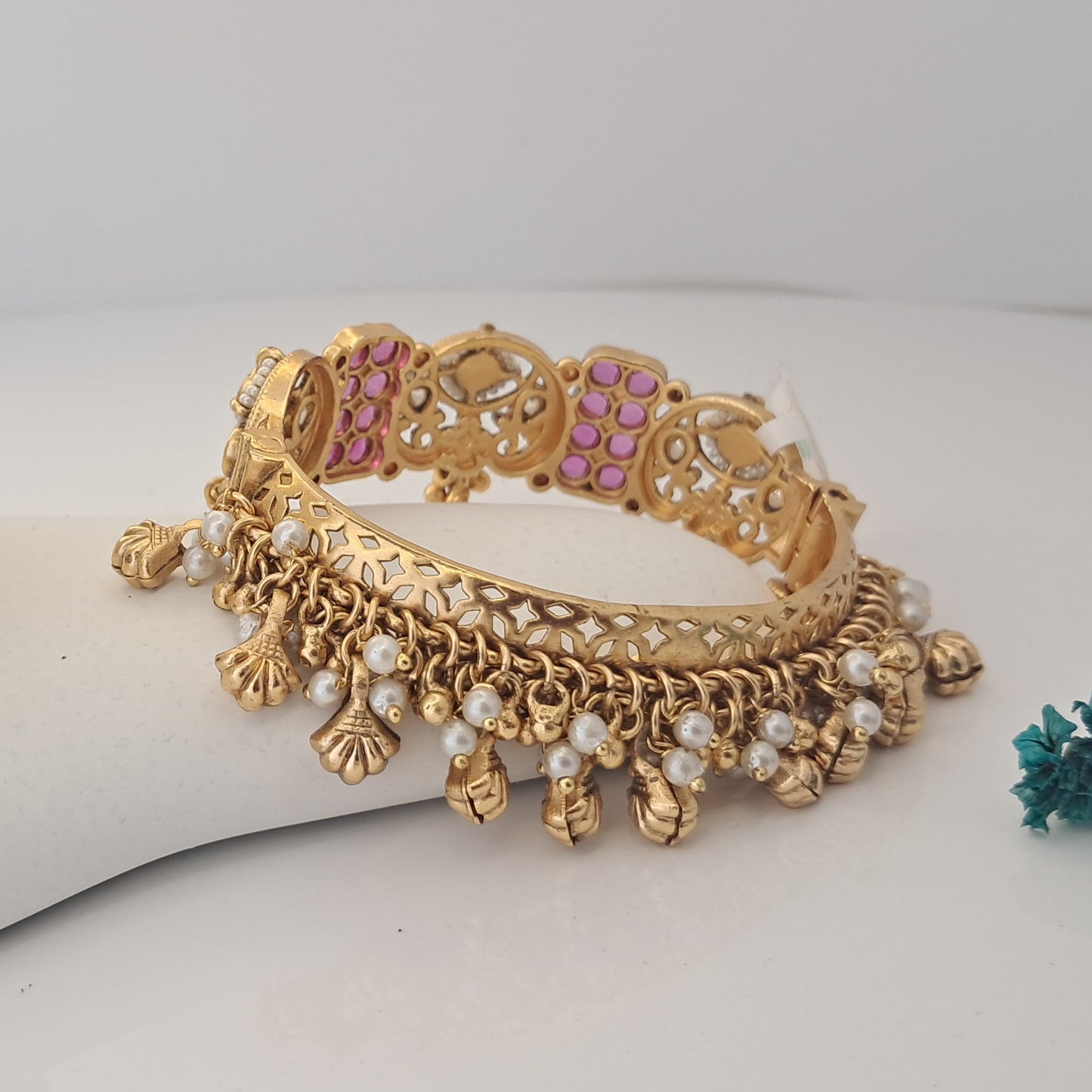 Royal Kundan Ghungroo Bangle