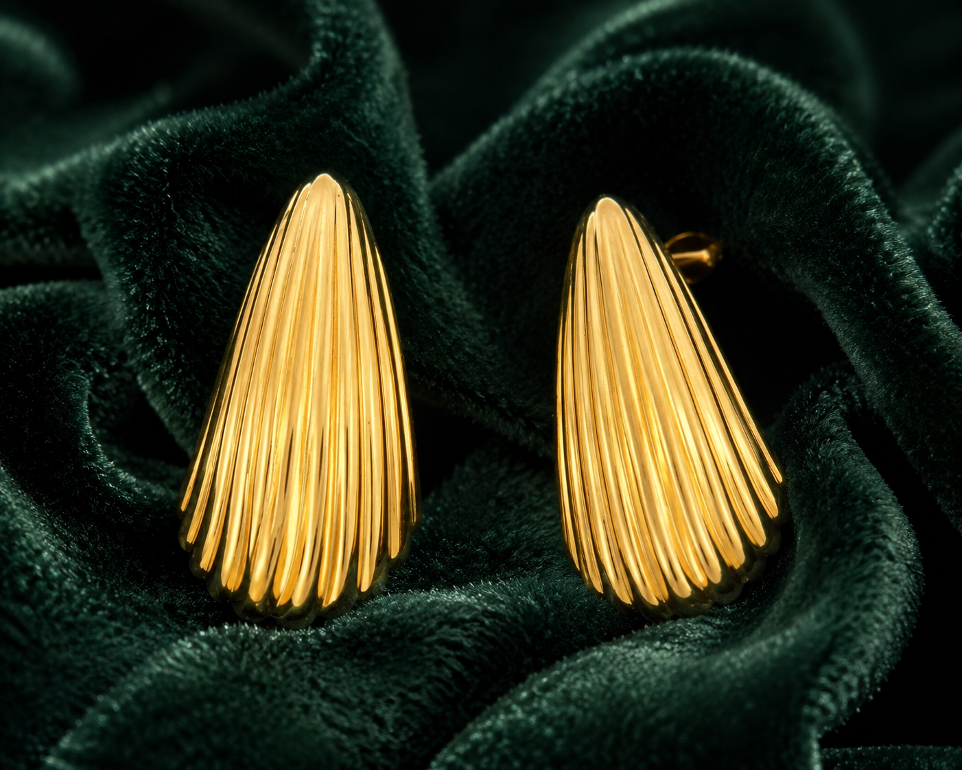 Auric Pleats | Gold Tone | Textured Stud