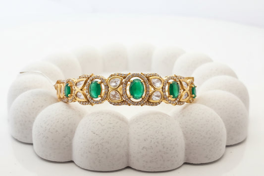 Emerald Kundan Kada