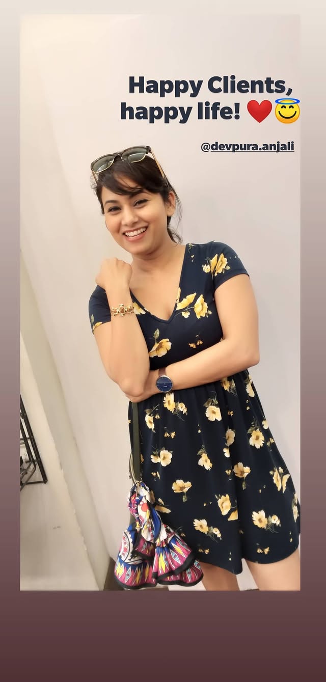 Customer wearing PRISTYN jewellery